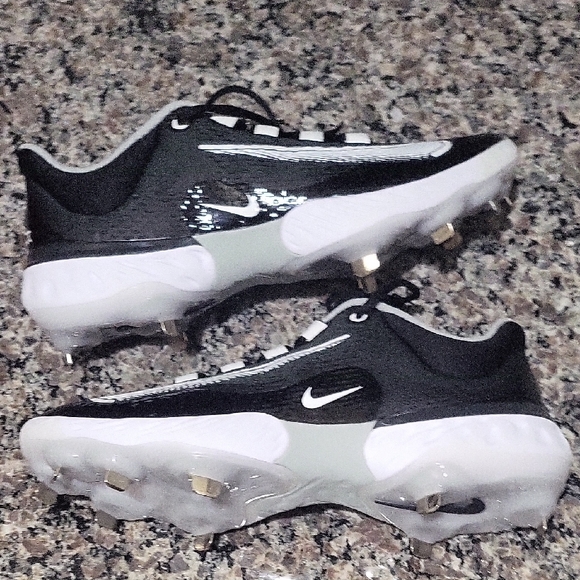 Alpha Huarache Elite 4 Low - Picture 4 of 12